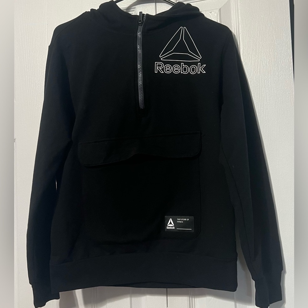 Hoodie black Reebok boys size 14/16 great condition